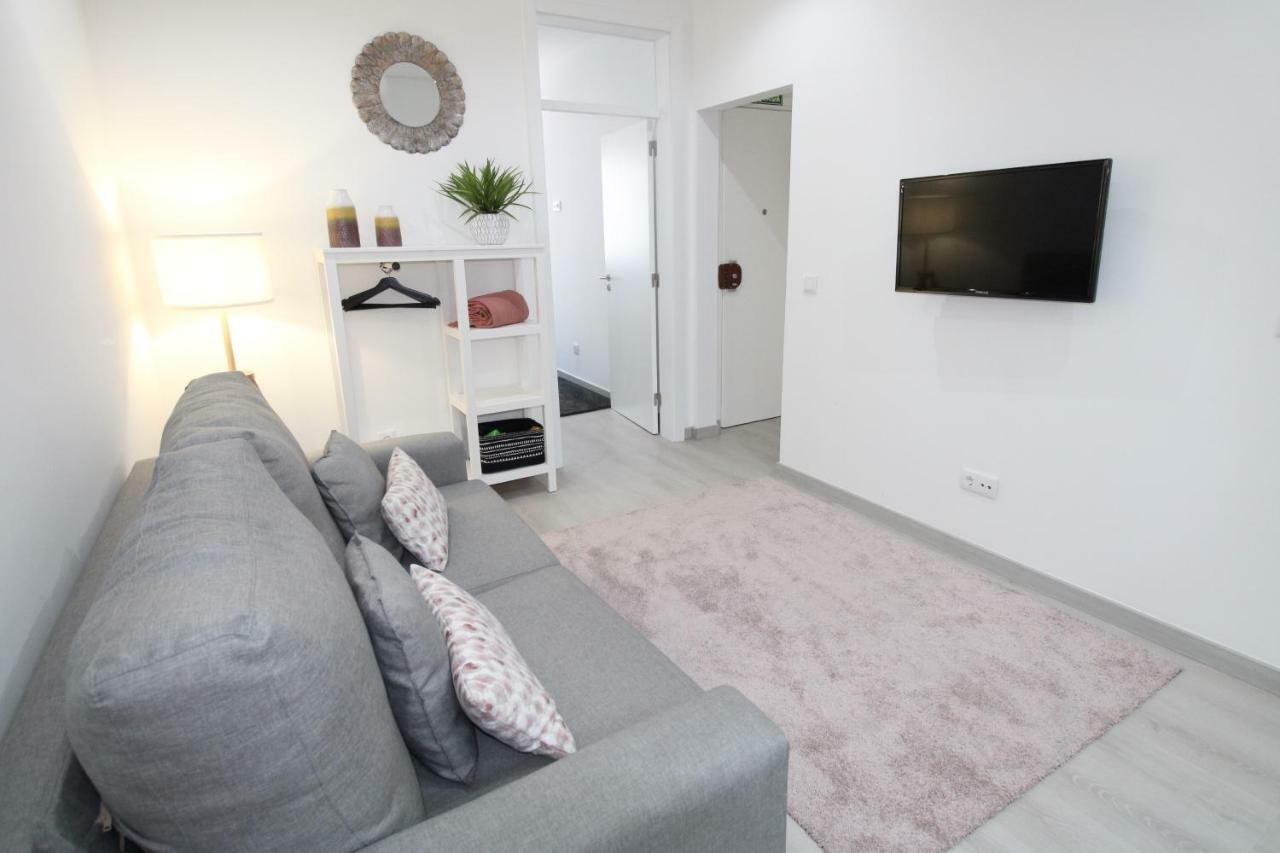 Apartamento Moderno Nas Olaias A 5 Minutos Da Faculdade Isel E Ist Lisbon Luaran gambar