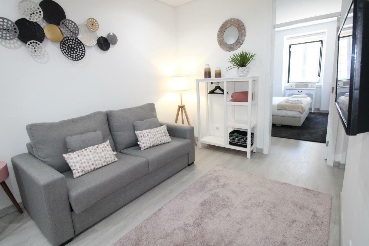 Apartamento Moderno Nas Olaias A 5 Minutos Da Faculdade Isel E Ist Lisbon Luaran gambar