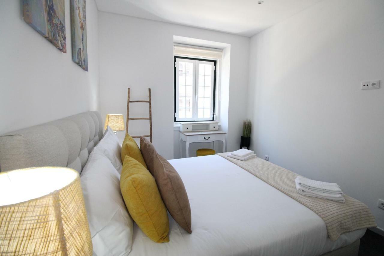 Apartamento Moderno Nas Olaias A 5 Minutos Da Faculdade Isel E Ist Lisbon Luaran gambar