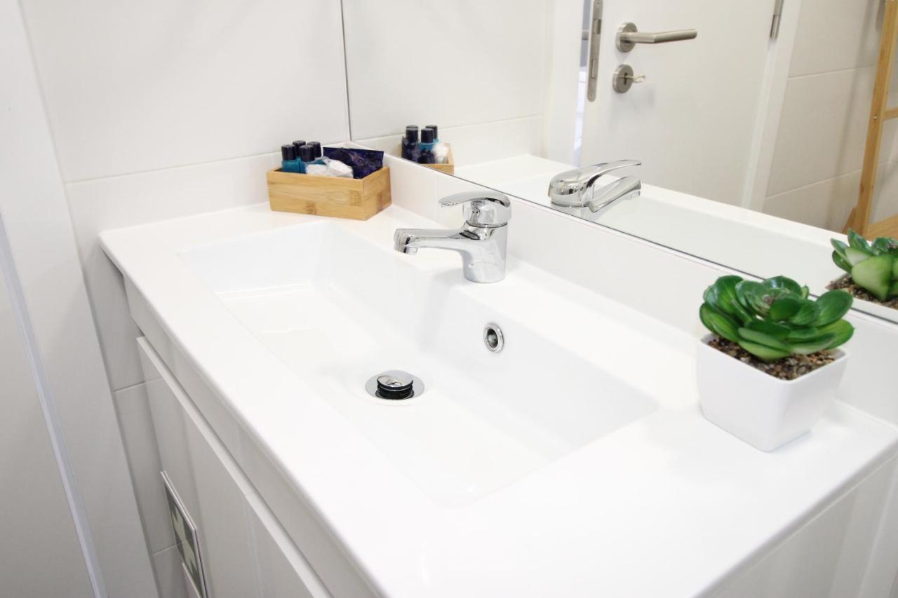 Apartamento Moderno Nas Olaias A 5 Minutos Da Faculdade Isel E Ist Lisbon Luaran gambar