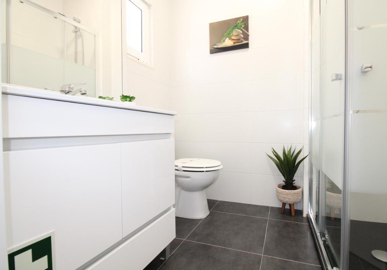 Apartamento Moderno Nas Olaias A 5 Minutos Da Faculdade Isel E Ist Lisbon Luaran gambar